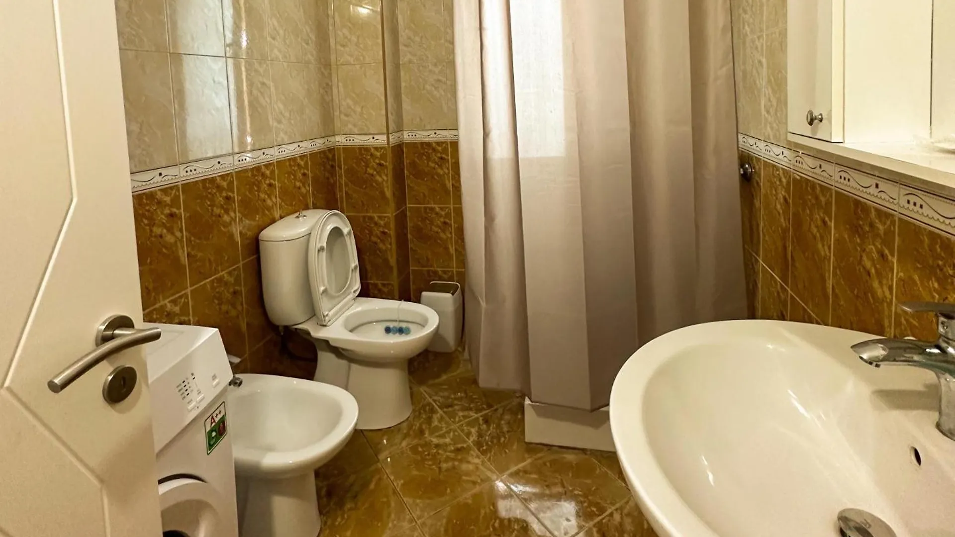 Vlora Apartment Rentals 0*, Vlore Albania
